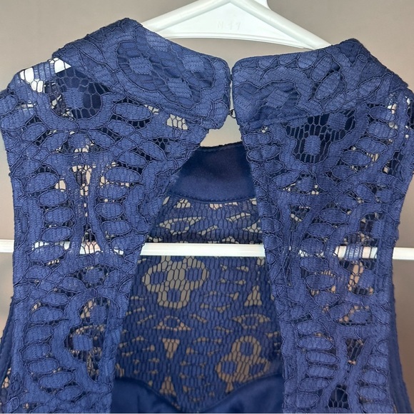 COPY - Sequin Heart’s exquisite lace crop top NWT - Picture 6 of 10